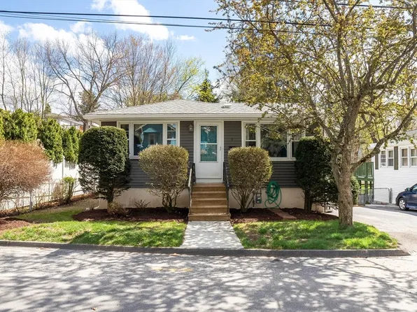 9 Briarcliff St, Worcester, MA 01602