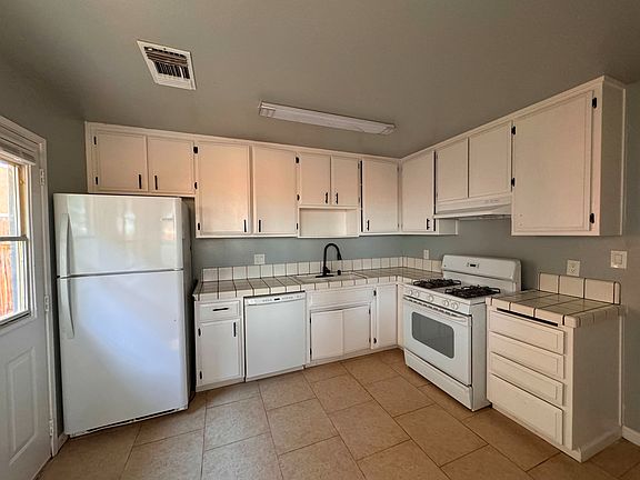 5th image of 9733 N Loop Blvd Unit A