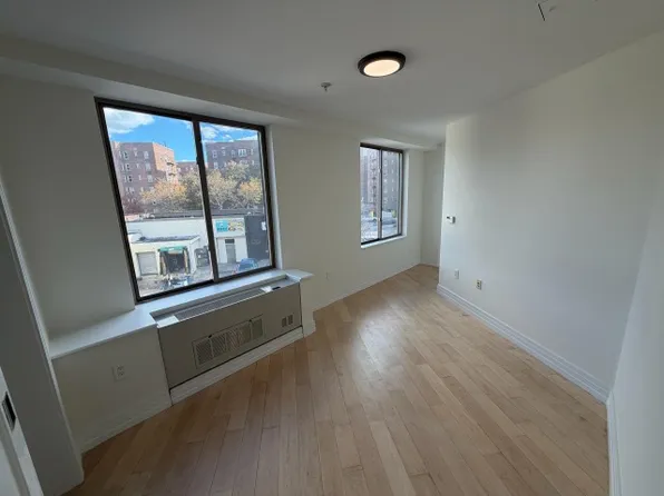 64-05 Yellowstone Boulevard image 5 of 16