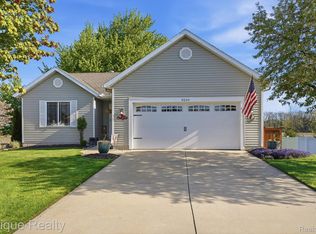 9269 Northwind Dr, Zeeland, MI 49464