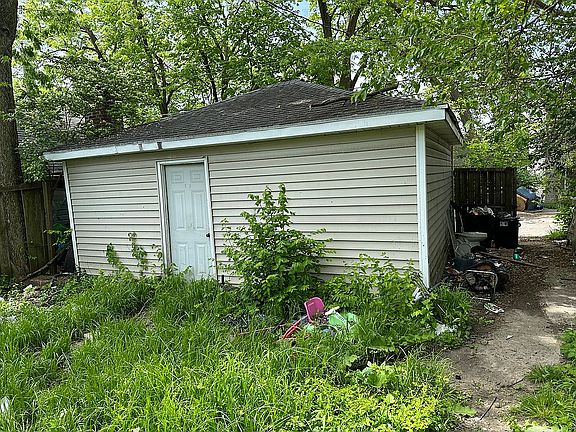 5th image of 219 Livingston Ave