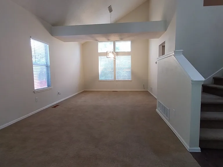 9786 Buckingham Ct — Photo 4