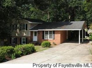 6113 Regis Ct, Fayetteville, NC 28314