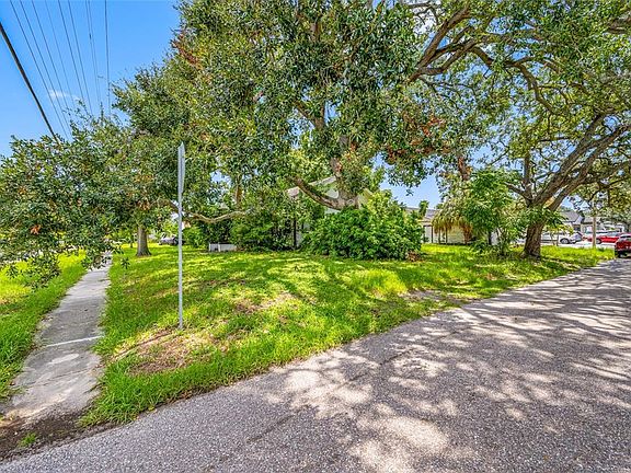 4th image of 2208 N Lincoln Ave Lot 1