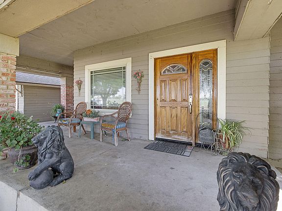 4th image of 300 N Berry Road