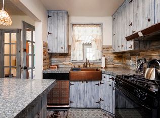 647 Erbes Rd, Thousand Oaks, CA 91362