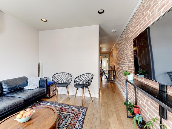 Wall space to showcase yourart work!