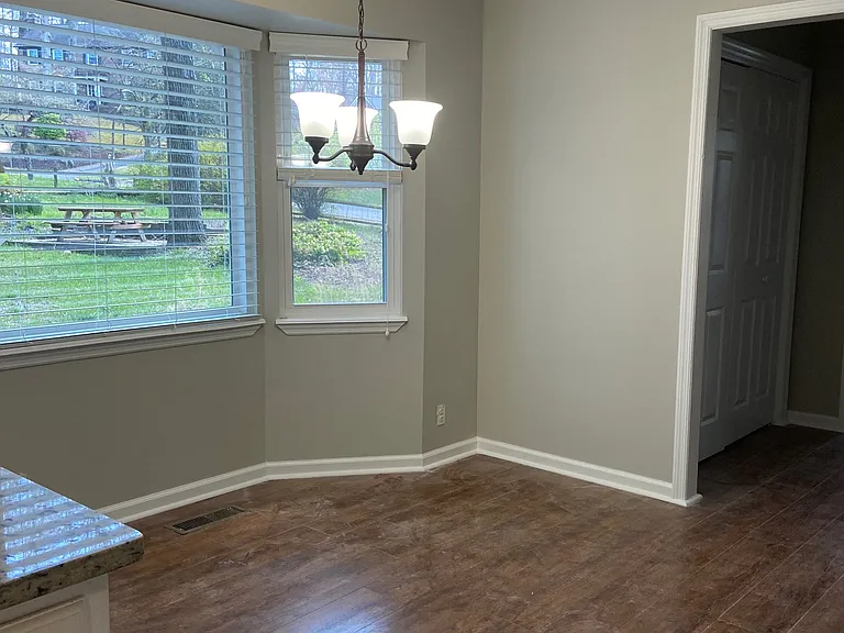 313 Timberhill Ct — Photo 11