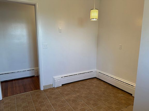 5th image of 224 Elmwood Ave APT 1