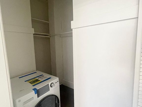 5th image of 828 Cowper St APT 3