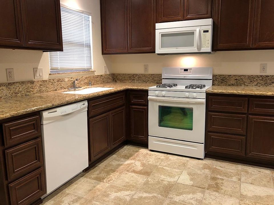 2nd image of 10771 Lampson Ave