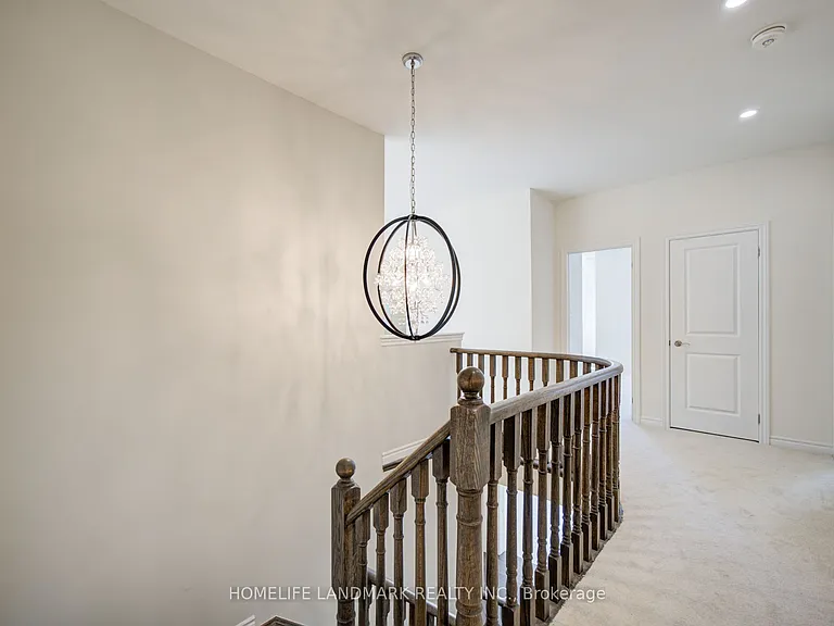 18 Kenneth Ross Bnd — Photo 32