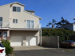 915 SW 12th St, Newport, OR 97365