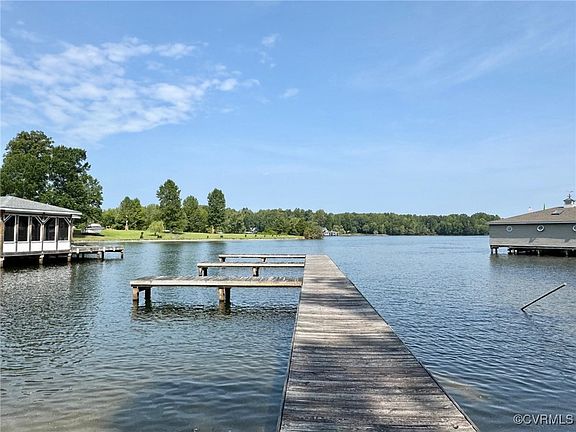 5th image of 55 Village Dr