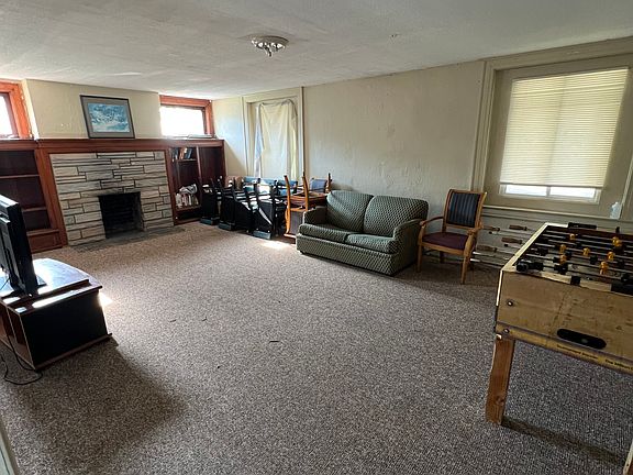 3rd image of 58 Illinois Ave