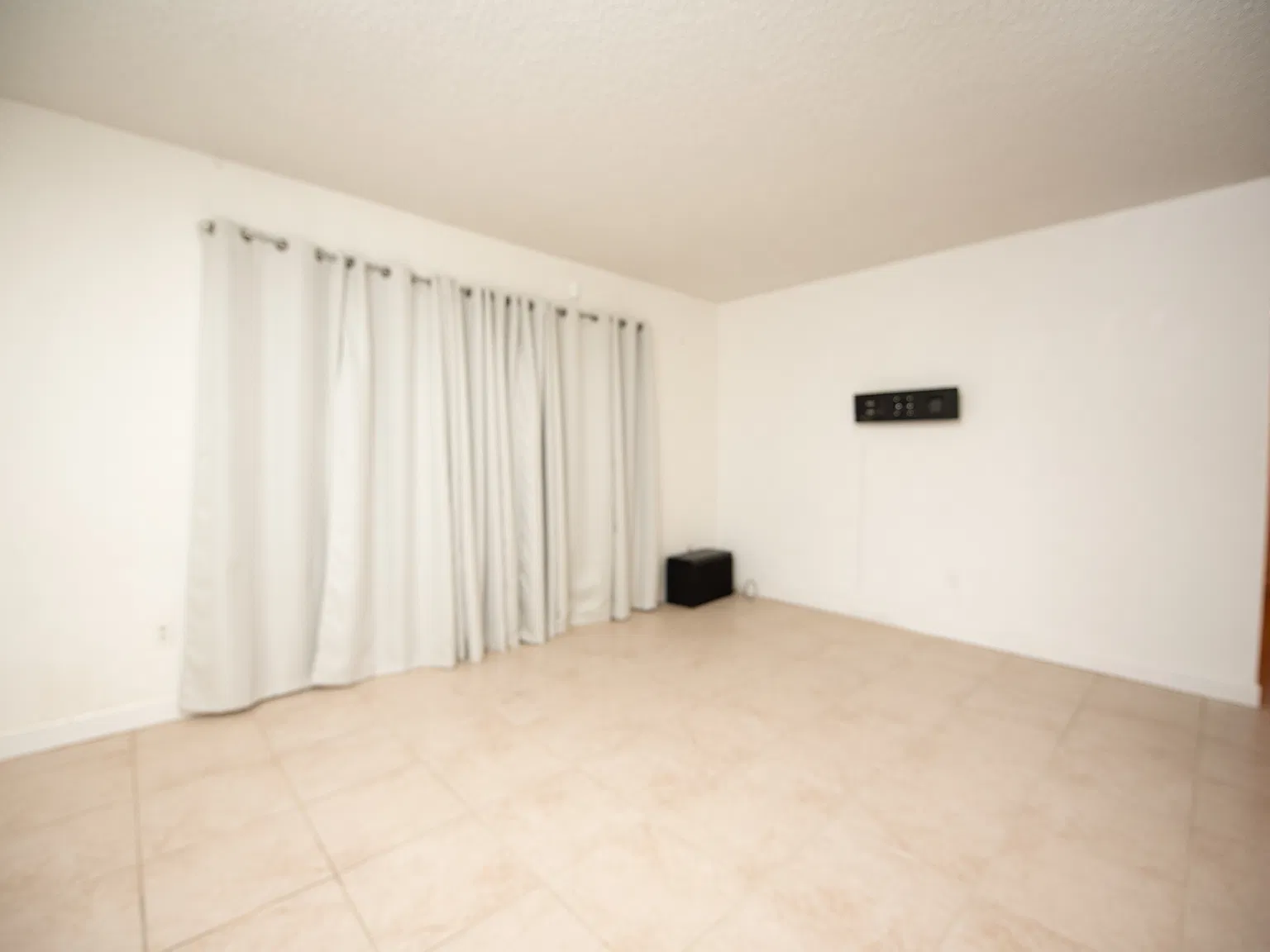 2 bed, 1064 sqft, $1,800 — Photo 3
