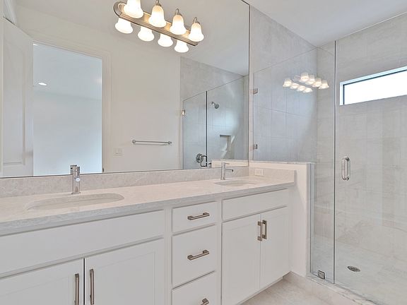 Owner s bath with dual sinks