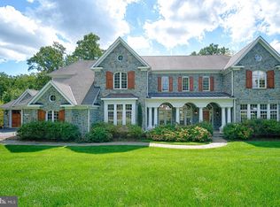 3520 Roberts Ln, Arlington, VA 22207