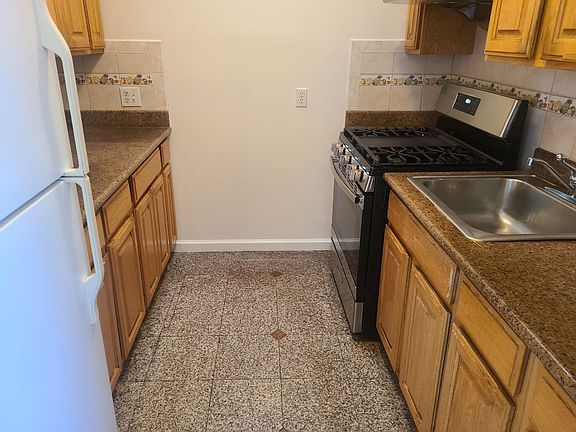 3rd image of 1355 37th Ave #Na