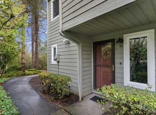 4880 SW Scholls Ferry Rd APT 32, Portland, OR 97225