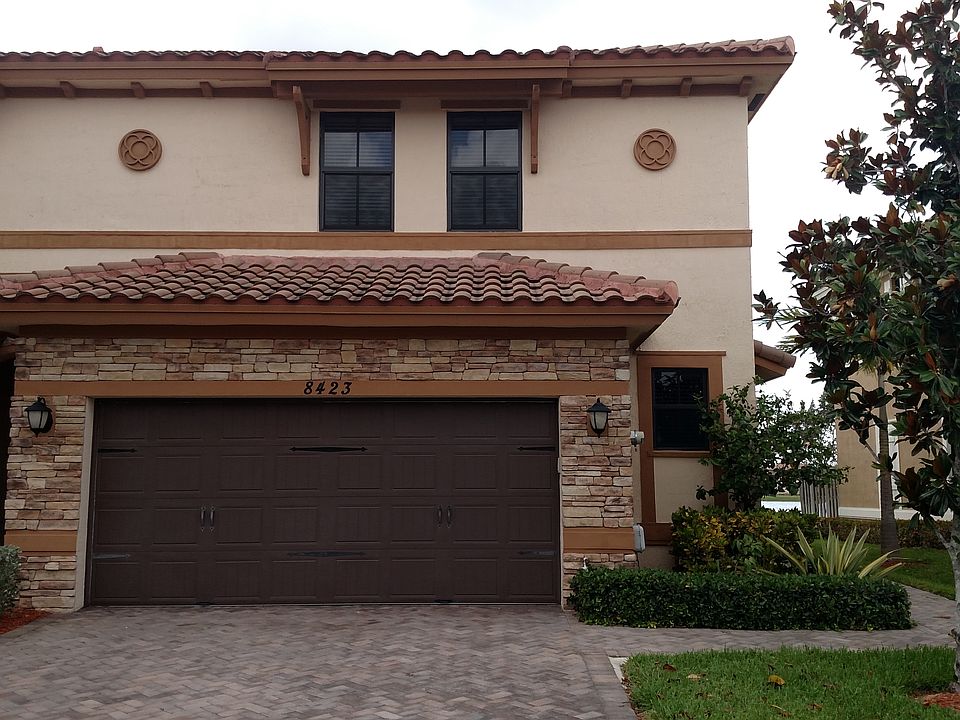 1st image of 8423 Lakeview Trl