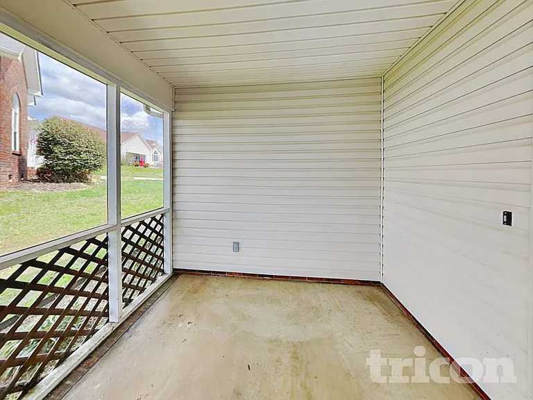 4904 Valley Trail Ct — Photo 14