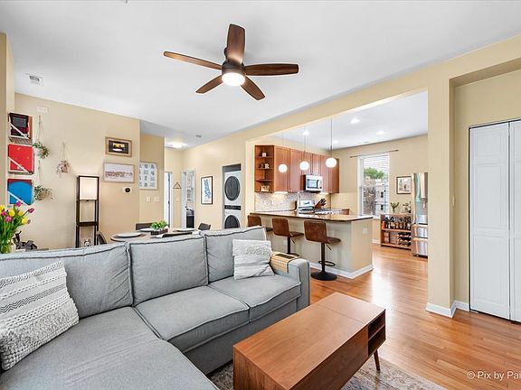 3rd image of 2550 N Avers Ave #2S