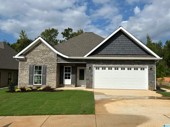 128 Village Cir, Anniston, AL 36207