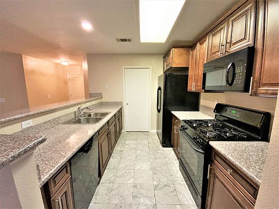 5th image of 407 Yarnell Dr