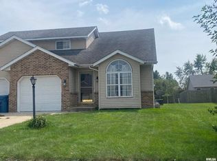 110 Eagle Ridge Dr, Chatham, IL 62629