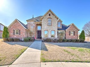 4204 W Woodview Dr, Rogers, AR 72758