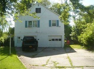 990 Beach Rd, Cheektowaga, NY 14225