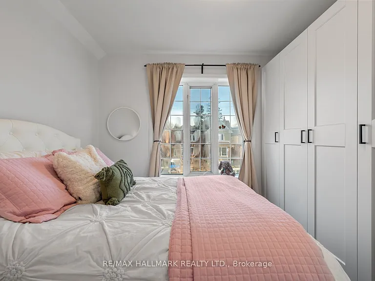 146 Roslin Ave — Photo 27