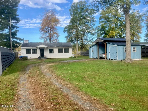 113 Deerfield Lane, Stillwater, NY 12154