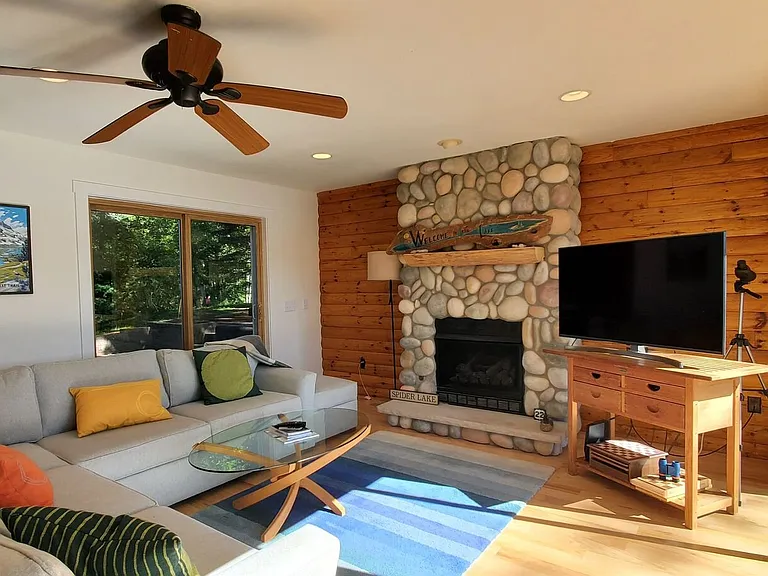 4390 Lakeview Trl — Photo 7