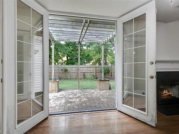 5th image of 909 Ivystone Way