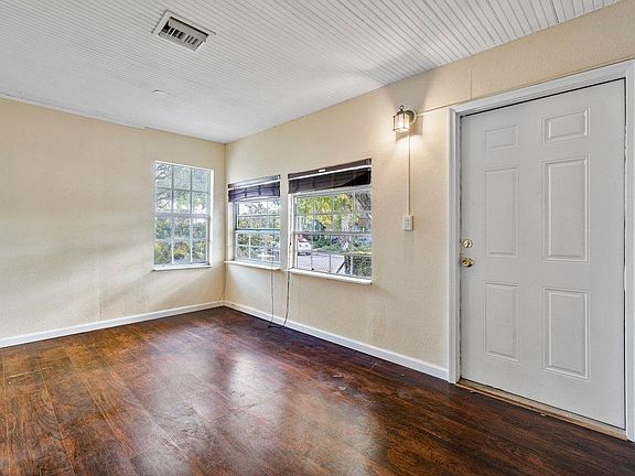 5th image of 323 S M St