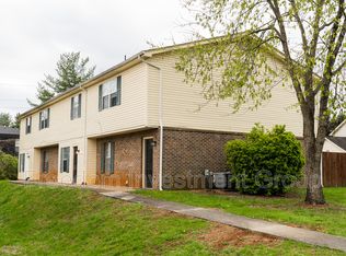 9128 Cedarpark Ln APT B, Knoxville, TN 37923