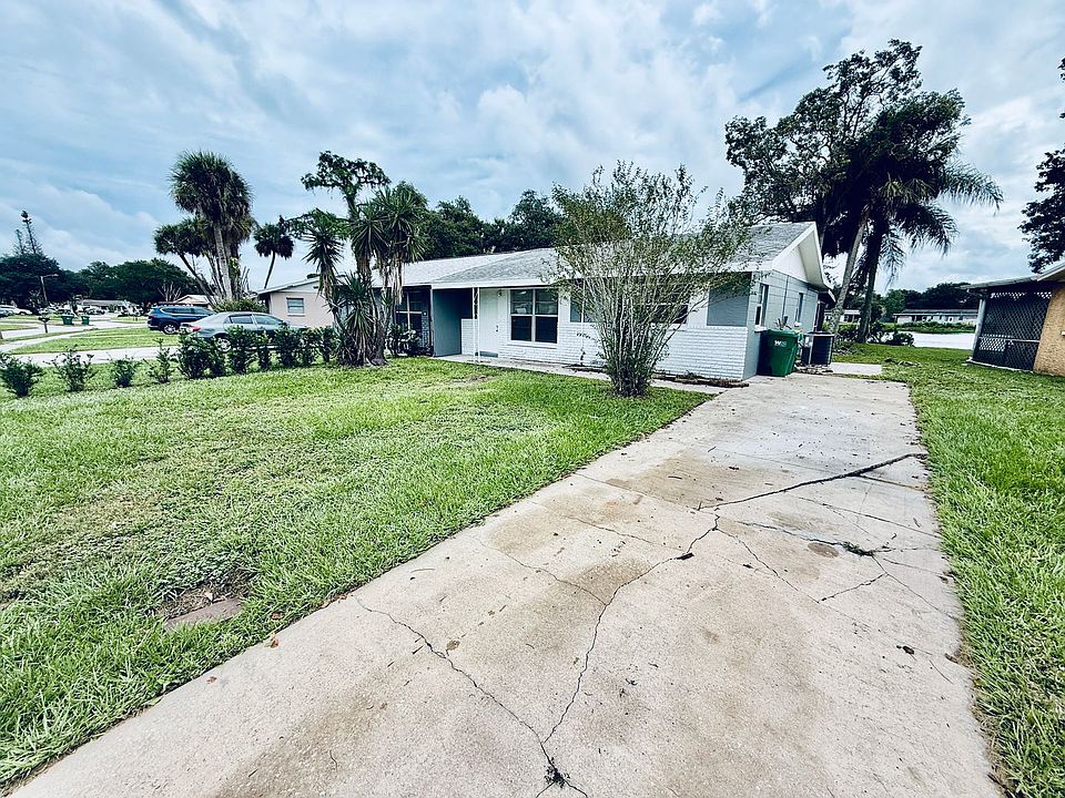 1st image of 718 Lunar Lake Cir