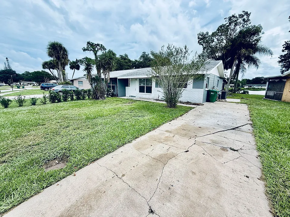 718 Lunar Lake Cir