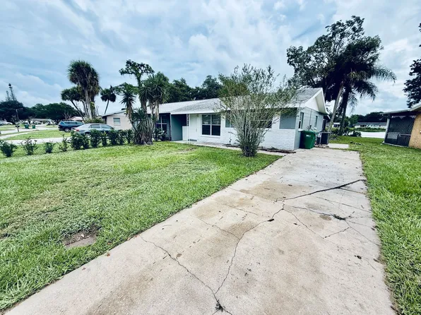 718 Lunar Lake Cir, Cocoa, FL 32926
