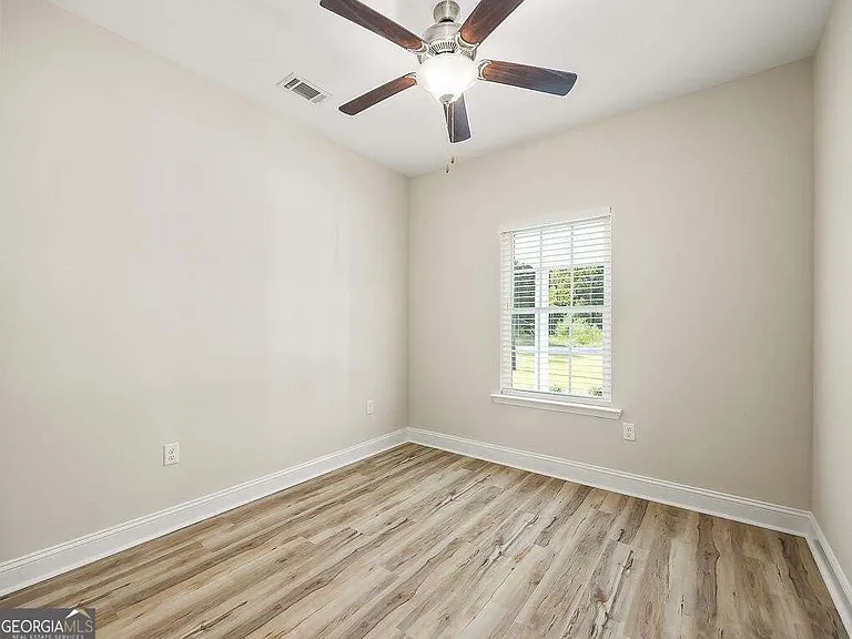 1002 Oglethorpe Ln — Photo 10