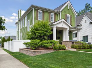 1992 Shipman Blvd, Birmingham, MI 48009