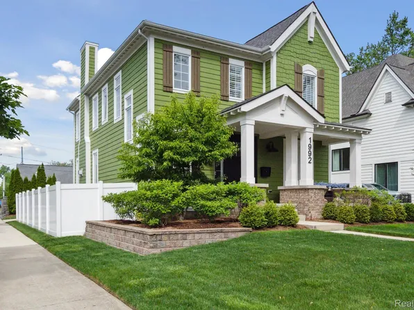 1992 Shipman Blvd, Birmingham, MI 48009