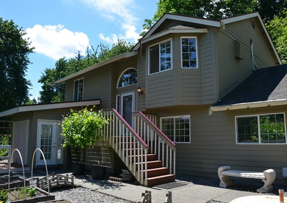 1st image of 4718 Hemlock Ln NW
