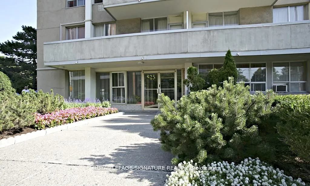 525 Eglinton Ave E #203 photo 1