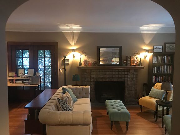 3rd image of 44 Kenilworth Dr