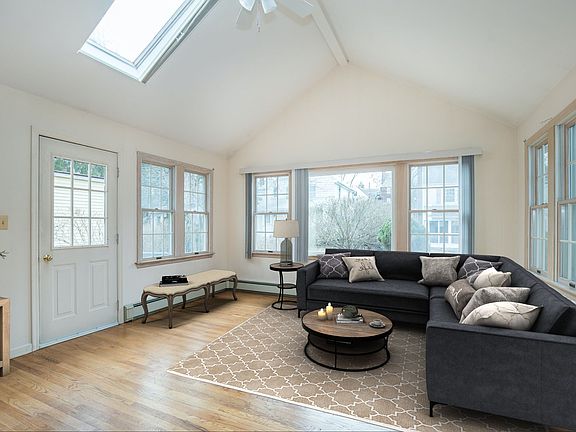 4th image of 7 Arlington Pl