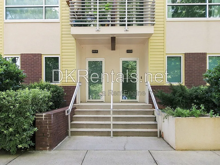 201 S Howard St SE #3 — Photo 3