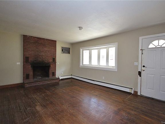4th image of 139 Chief Nimham Cir